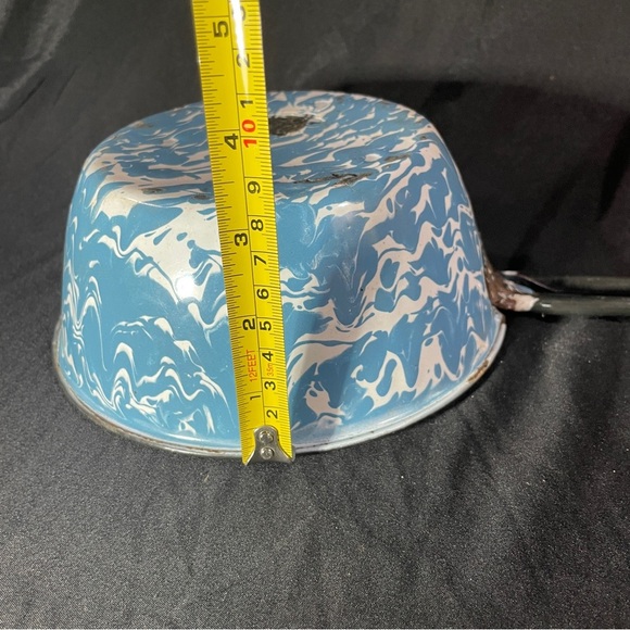 Vintage Blue and White Enamel sauce pan - Picture 5 of 6